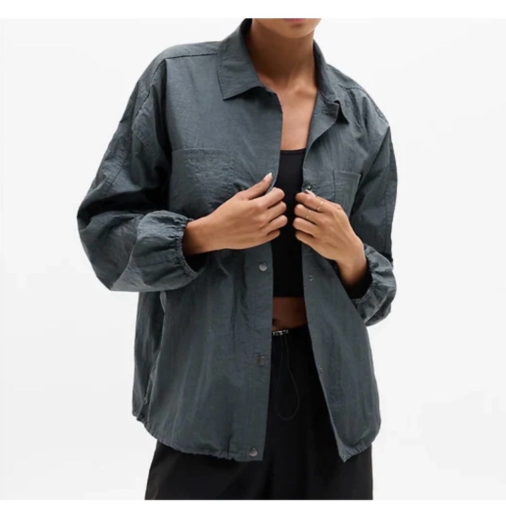 ATHLETA Women’s Lunar Sheen Snap Button Down Blue Shirt Size S NEW